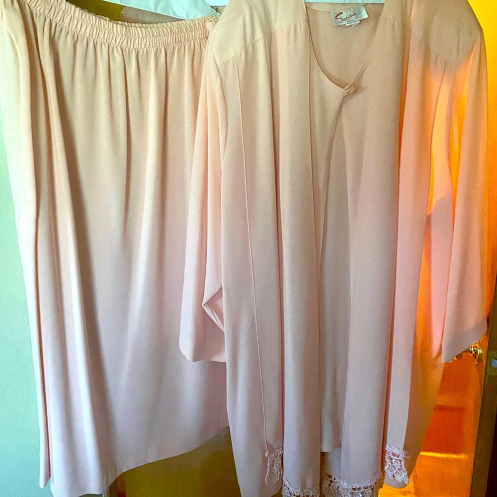 Sabrina Lt peach 3 piece dress suit size 6x